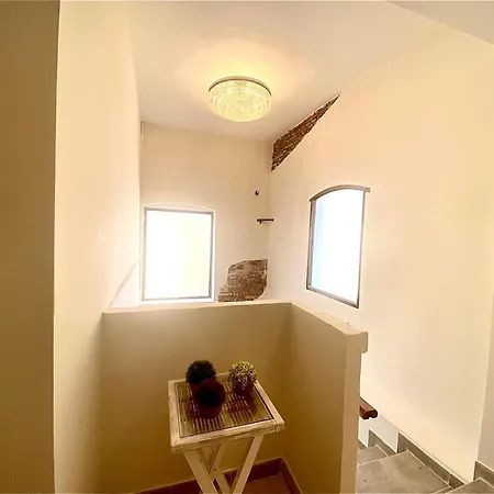 Apartman 1 *